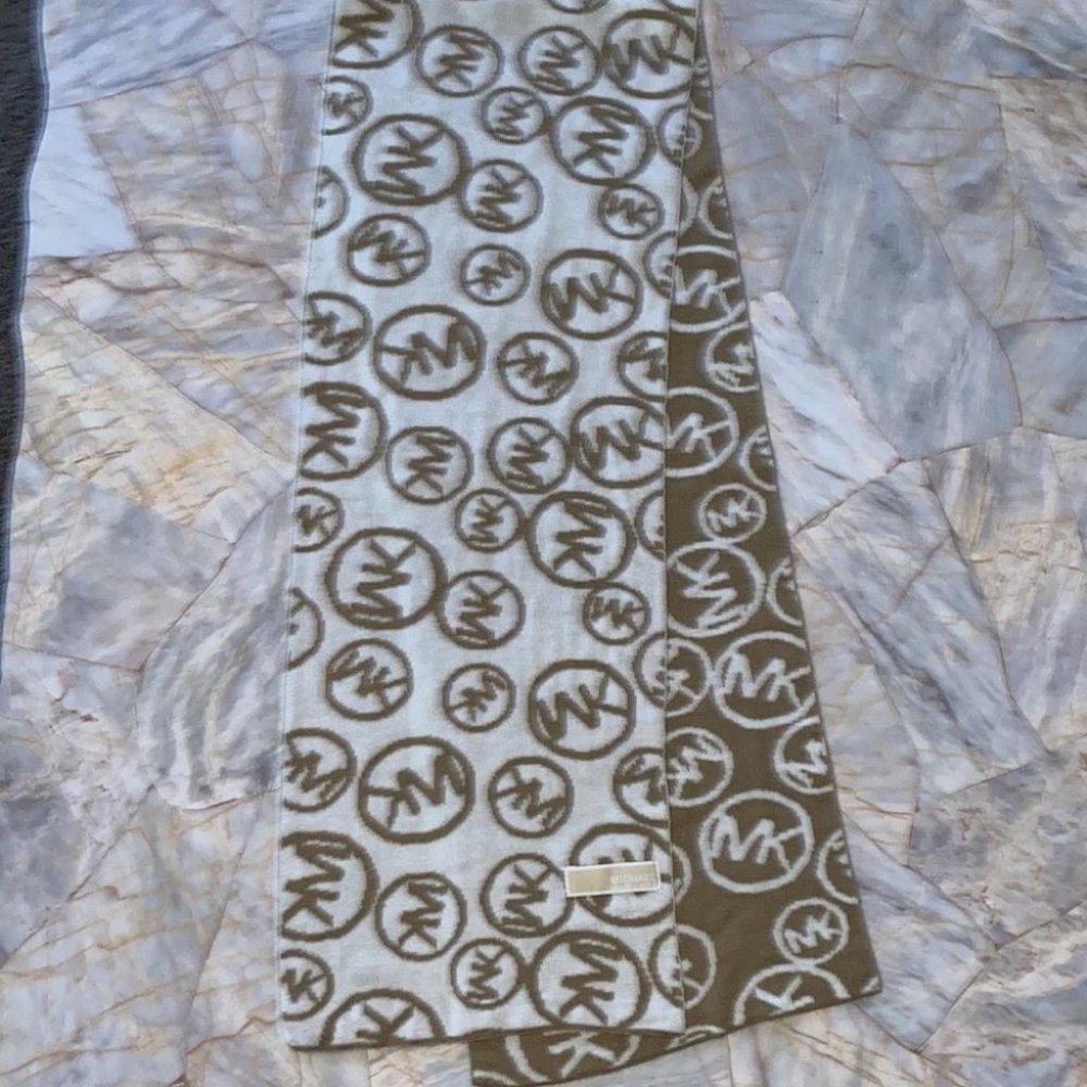 Michael Kors MK Logo Scarf Shawl Wrap Tan White Monogram Accessory - Picture 2 of 5